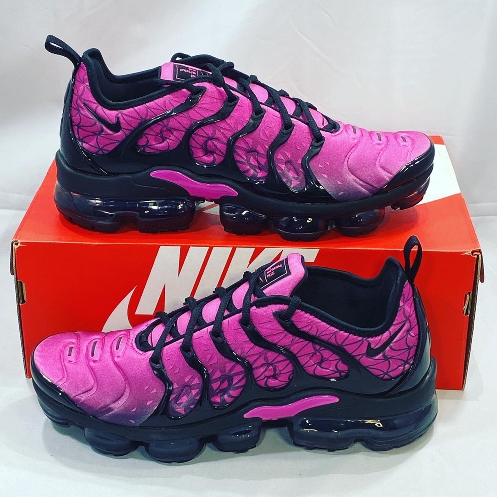 Nike Air Vapormax Plus shoes sz 10.5 Fuchsia black